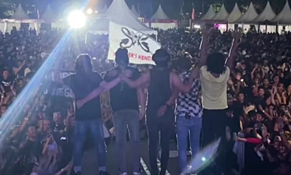 Meriahnya Konser Slank Di Kendari