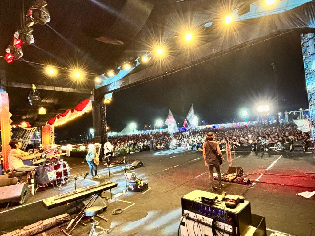 Slank Membuka Festival Budaya Malinau